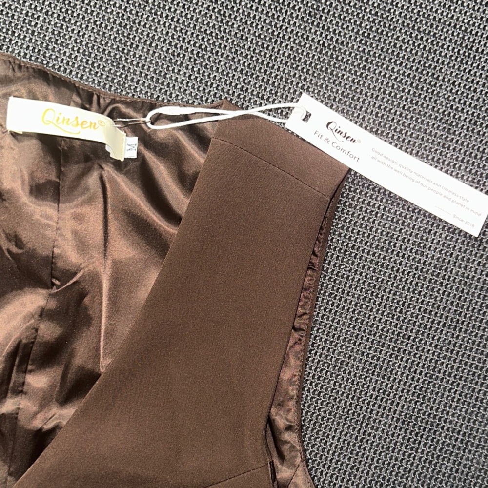 Qinsen Chocolate Brown Vest - Picture 4 of 5